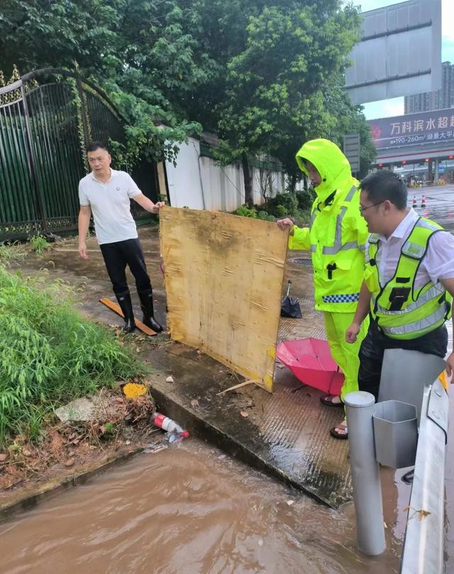 暴雨来袭！长沙高速公路、长沙城区多路段被积水淹住