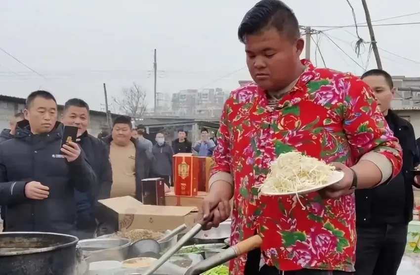 山东网红“捣鱼刺小胖”也开始直播带货了