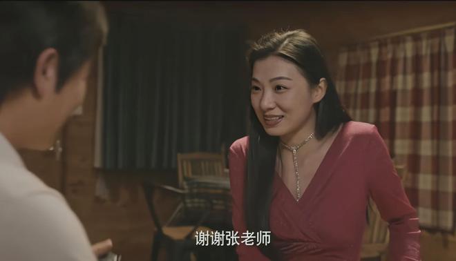 猎冰：同是拒睡陪酒女，张颂文这一摸与卧底的差距就出来了