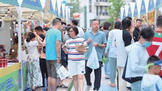 泉城首届把子肉主题美食节吸引众多市民尝鲜