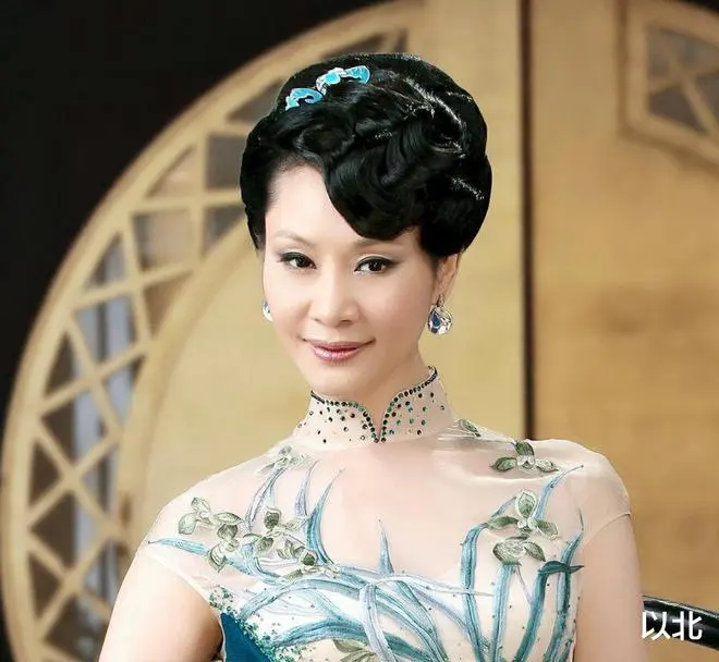 于文华：再婚嫁未婚小伙，没有共同的孩子，她幸福吗？