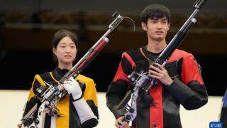 奥运播报丨中国组合10米气步枪混合团体夺冠 摘得巴黎奥运会首金