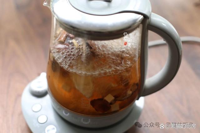 小满后多喝这杯“祛湿轻盈茶”，把油腻困乏都赶走，无湿一身轻