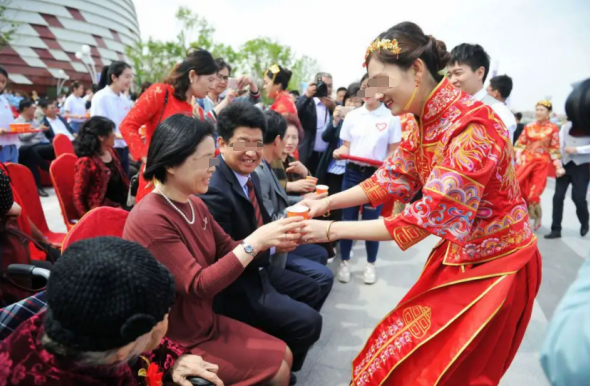 故事：妻子每次去娘家，回来都不和我说话，我偷偷跟去却热泪满眶