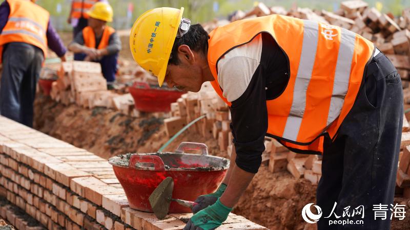 积石山地震青海民和灾后重建加速推进