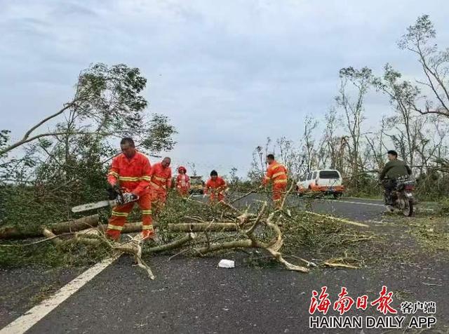 超强台风“摩羯”直击海南文昌公路分局紧急保通工作