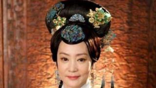 她14岁嫁给康熙皇帝，是清朝最能生的皇后