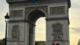 奥运情报站|历史首次！巴黎在奥运会开幕前展示巨型残奥会标志