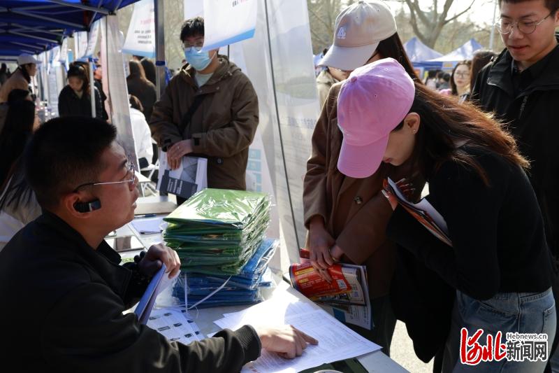 河北师范大学汇华学院2024年基础教育联盟专场招聘活动举办