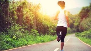 晨跑和夜跑，哪一个有利于减肥？女性不妨了解一下吧！
