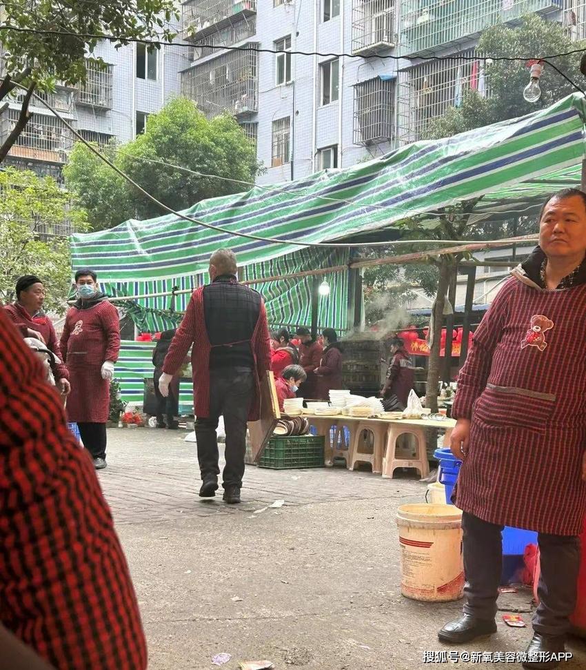 钟楚曦官宣，她这是女大佬和小娇夫照进现实？