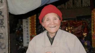 终南山第一女隐士连续打坐108天，归隐41年，拒绝参加儿子婚礼