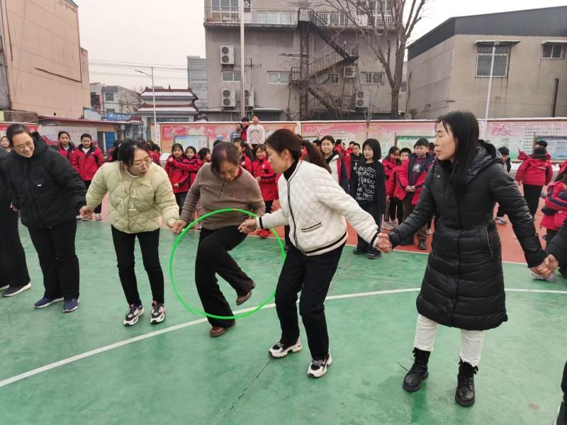 邢台市临城县城关小学举办迎元旦系列活动