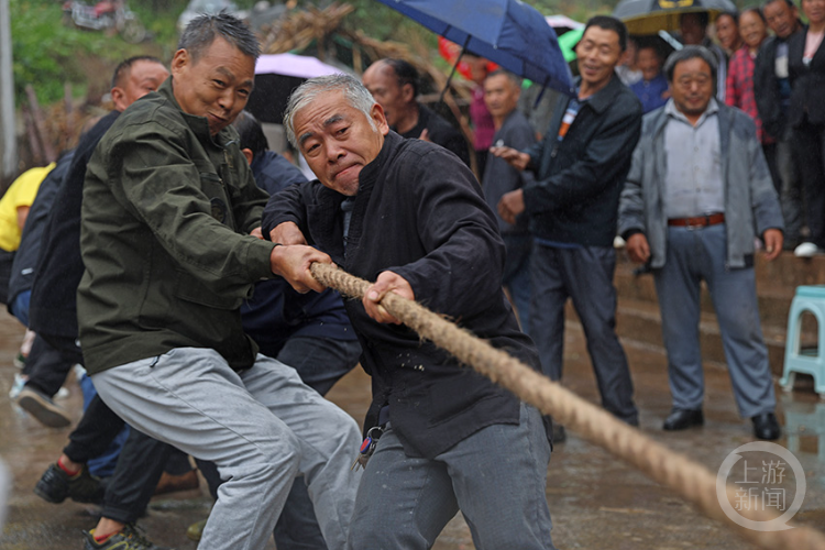 彭水：趣味活动庆丰收 村民欢聚乐开怀