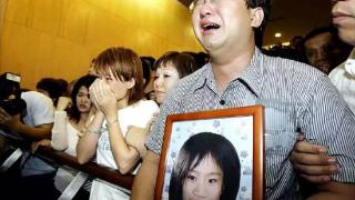 震惊新加坡的8岁女童失踪案，21天后凶手被捕，大批民众却为其请愿