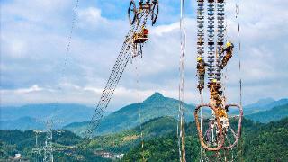 福建北电南送特高压交流输变电工程线路工程（德化段）全线贯通