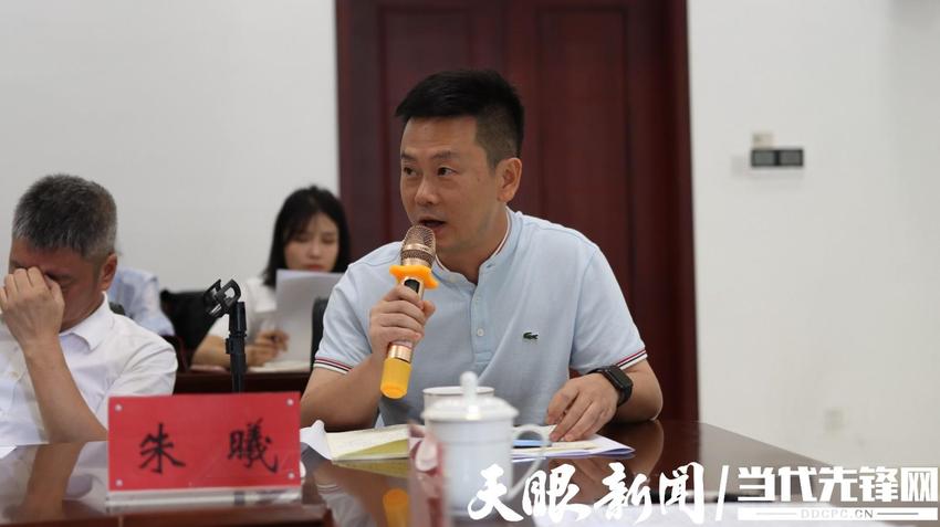 学习贯彻落实《意见》要求 省工商联召开商（协）会、民营企业座谈会