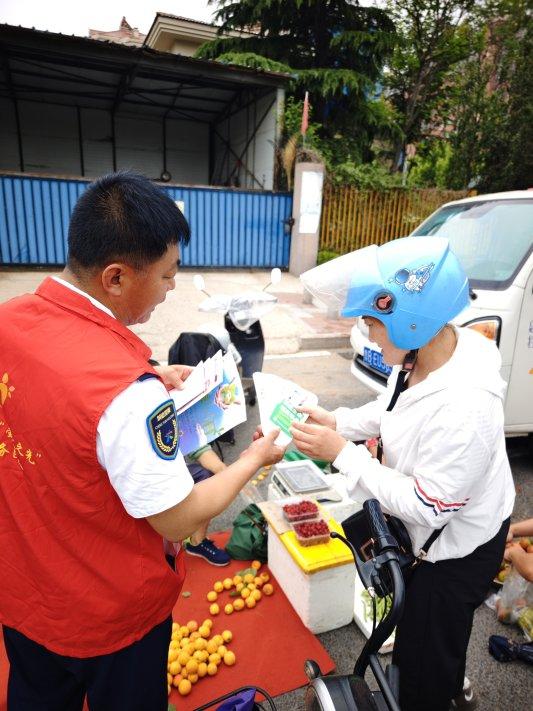 城阳巴士开展禁毒宣传，全民参与氛围浓