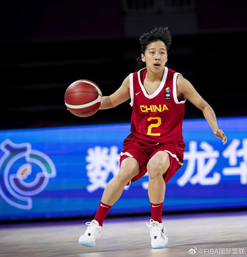 张子宇42分，中国U18女篮不敌澳大利亚队获亚洲杯亚军