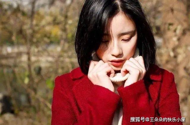 女人内心放不下“旧情人”，才会有这5个明显表现，很难掩饰！