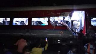 至少288人死、800多人伤！印度列车脱轨相撞原因初判