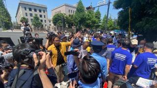 韩国议员团体在日本街头呼吁停止核污水排海：此举违反国际法