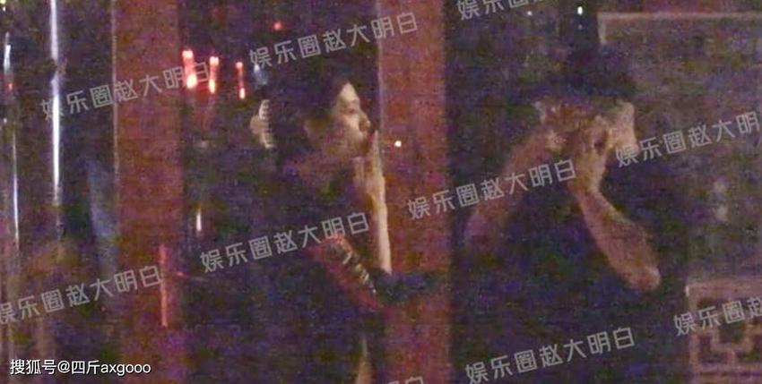 女星王晓晨深夜醉酒被拍，情绪亢奋让男伴点烟