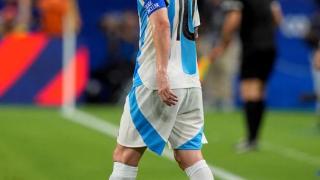 1-0！梅西伤退痛哭，劳塔罗加时制胜，阿根廷卫冕美洲杯创纪录