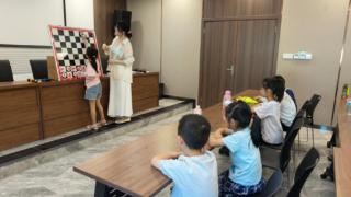 重庆渝北区：欢乐象棋度盛夏