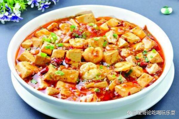 嫩豆腐更适合用来制作麻婆豆腐，因为其口感嫩滑，更容易入味