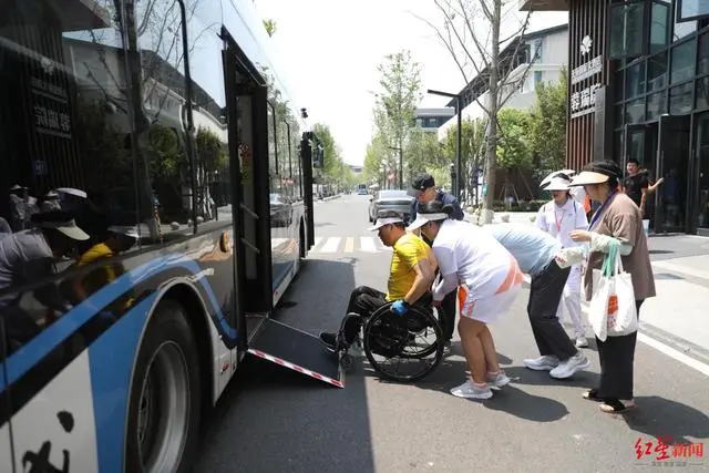 “清凉服务补给站”搭进比赛场馆，成都残运会赛场内外还有这些便捷服务→