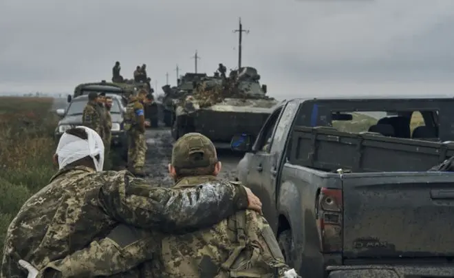 乌克兰大批士兵投降，梅德韦杰夫：俄军打到首都去，消灭傀儡政权