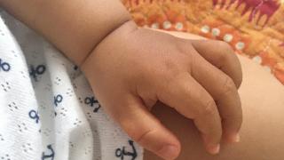 宝宝爱吃手指是坏毛病吗？
