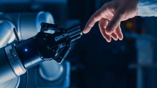 机器人：新能源汽车领域工业机器人的需求预计将持续增长