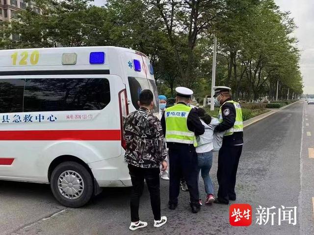 沭阳交警开启“绿色通道”，3分钟送医