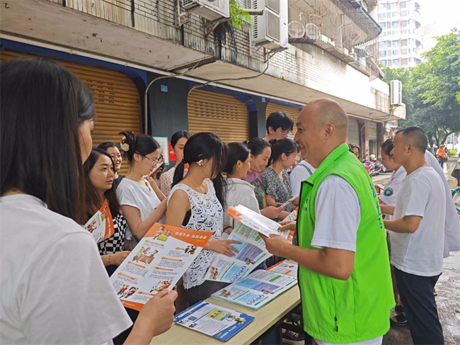 东坡区通惠街道开展“6.26”国际禁毒日宣传活动