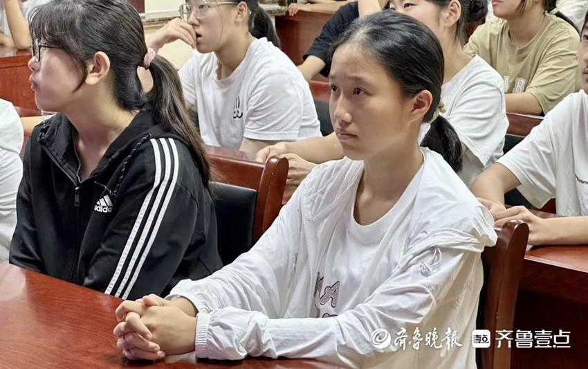 卫冕冠军孙一文无缘女重16强，烟台击剑小运动员观赛后眼泛泪花