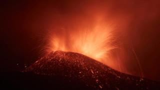 西班牙海岛林火导致2500余人疏散