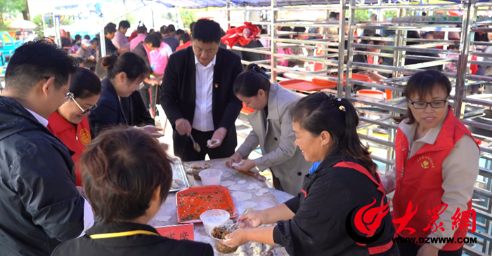 精彩纷呈 牡丹区皇镇街道举办国庆节文艺汇演暨敬老爱亲饺子宴活动