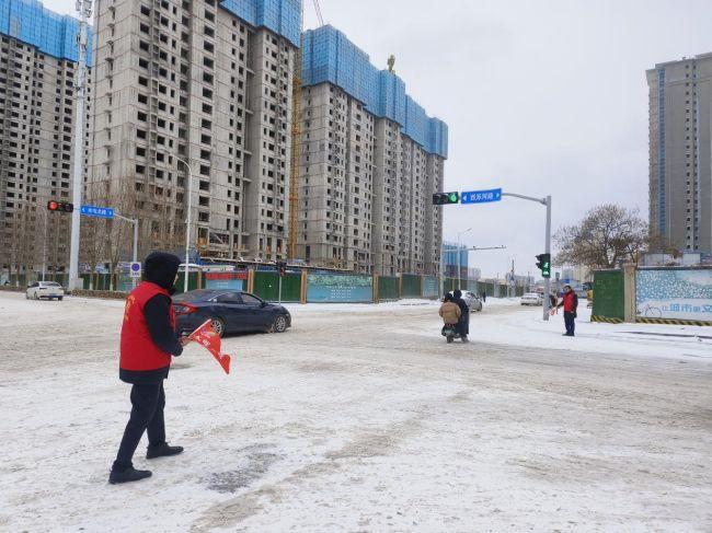 彻夜清雪，济南天桥出动1300余人次环卫人员保出行