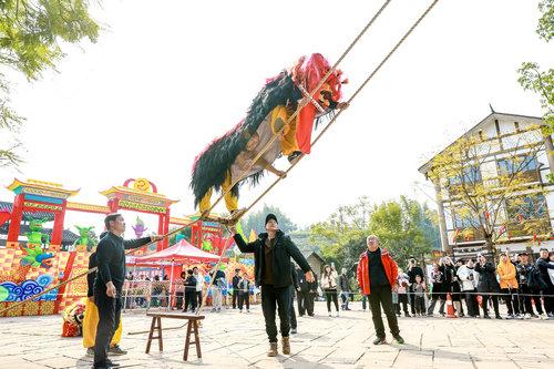 四川合江：观民俗表演 过热闹新年