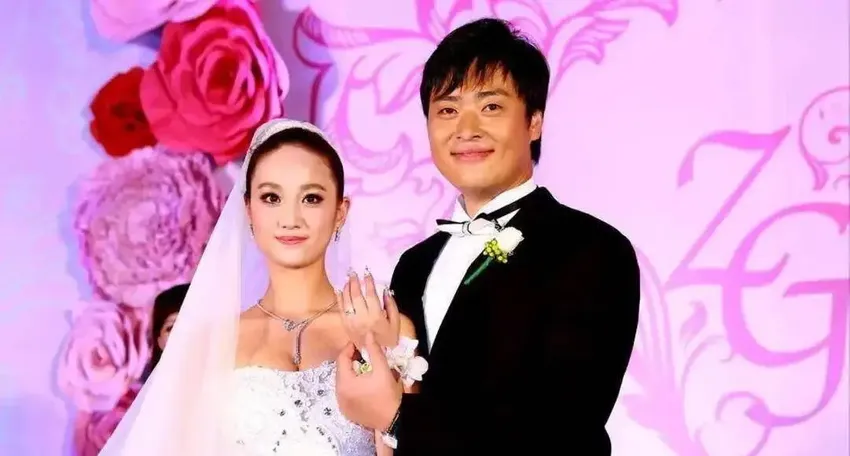 演员张桐：成名后为父母买房，和女友相恋6年结婚，40岁没孩子