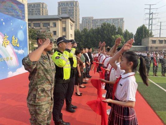 开学啦！跟着镜头一起来看“元气满满”的开学首日！