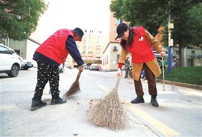 清理建筑垃圾  净化农村环境