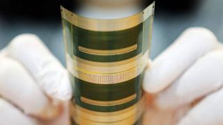 LG为XR小型化发布70μm超薄可折叠2-Metal COF覆晶薄膜