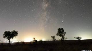 就在本周末，英仙座流星雨将带来夜空礼花