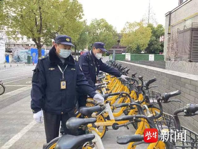 南京夫子庙开展沿街道路非机动车停放专项整治行动