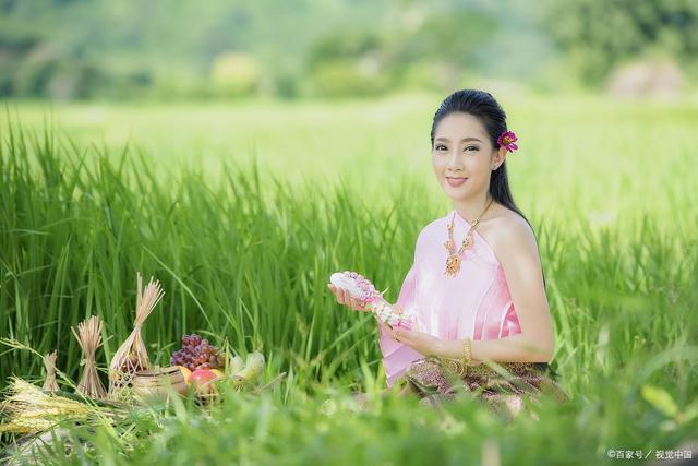 一个女人嫁给一个男人并不是嫁给爱情，而是嫁给了一种生活方式