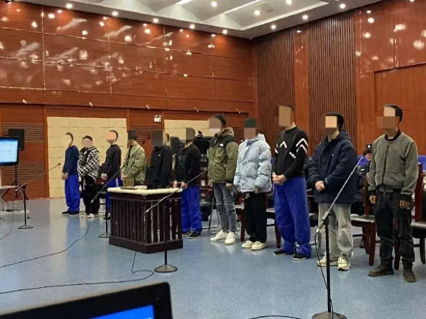 偷渡缅北学裸聊“业务”，回国组团做“色播”彩信，13人获刑