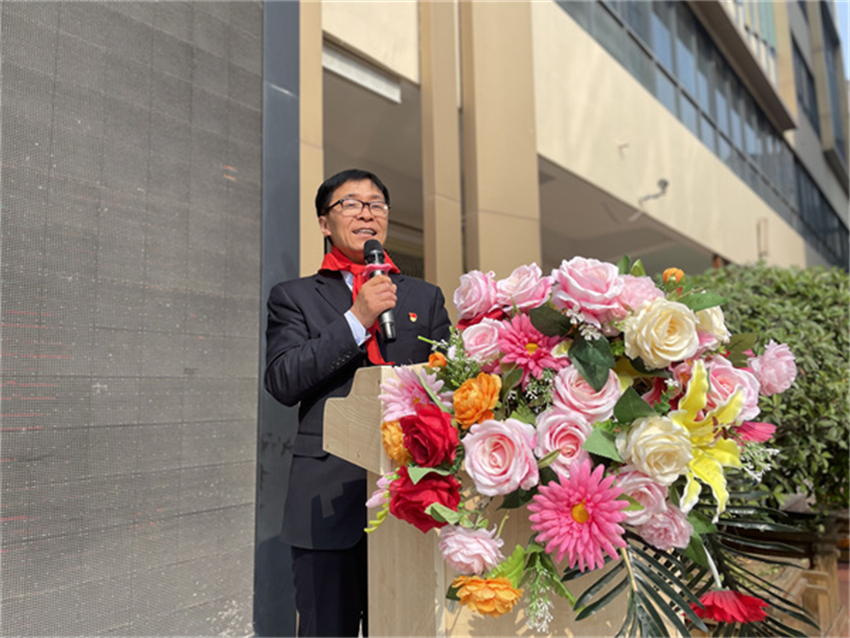 郑州市惠济区东风路小学：弘扬奋斗精神 与全国劳模零距离对话